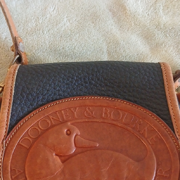 Dooney & Bourke "Big Duck" AWL Crossbody Bag (Vintage) - Picture 14 of 14